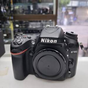 NIKON D7100