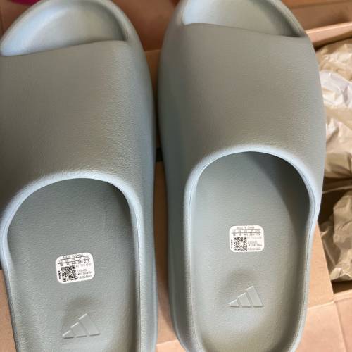 Yeezy Slide Salt最新海鹽配色