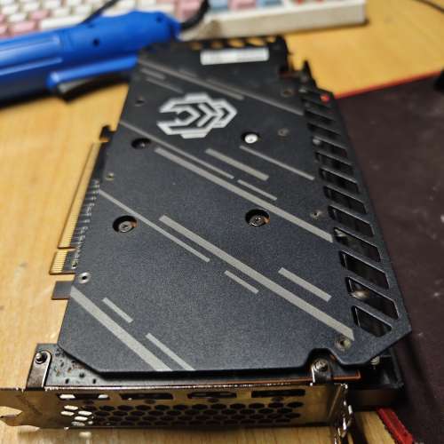 壞卡一張RX6600 開機沒畫面,連原裝盒