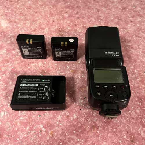 神牛Godox V860 閃光燈 ( for Nikon)+兩鋰電+义座