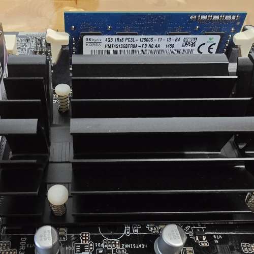 AsRock J4205-ITX mini-ITX 主板連 8GB (2x4GB) DDR3L內存