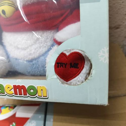 40cm 多啦a 夢毛公仔 （有盒）