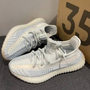 全新adidas originals Yeezy Boost 350 V2 冰藍 “cloud white” 休閒鞋 男女同款