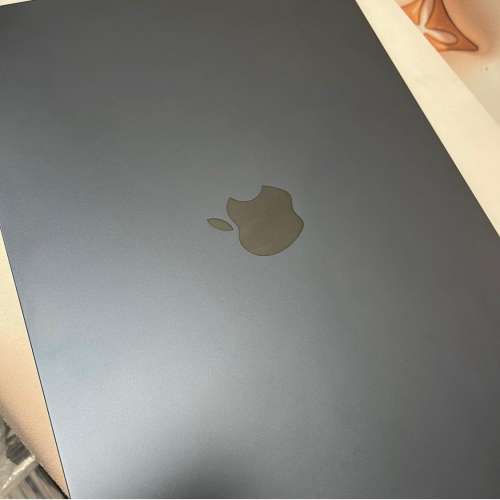 (全套15寸air)APPLE Macbook Retina M2/8gb ram/256gb SSD/Touch id/午夜暗色