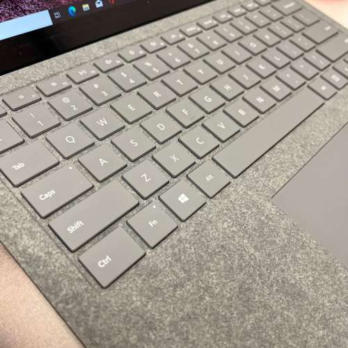 荃灣旗艦店，全新質素) Microsoft Surface Laptop 2 i5 8350/8gb ram 128gb ssd/13...