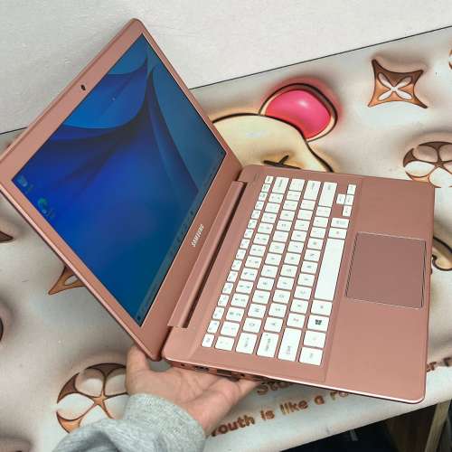 (荃灣實體店，超薄🫶🏻‼️)Samsung i3 6100/4gb ram/128ssd /13.3寸/耐用機/長電...