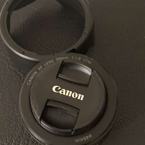 一套相機 Canon 77d Body + 18-200 + 10-18 + 28mm 2.8 + 50mm 1.8