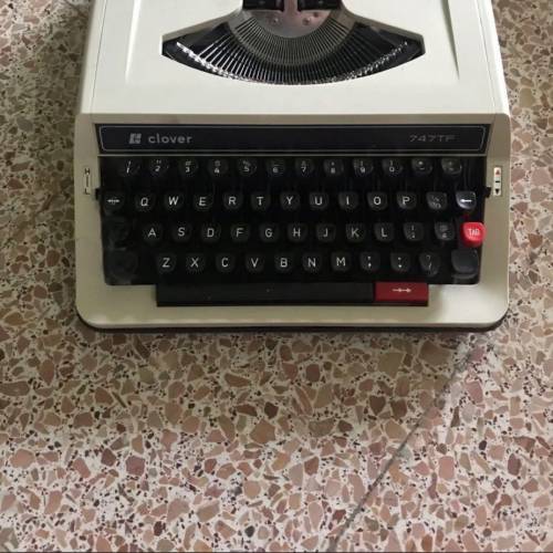 打字機olympia typewriter traveller de luxe s made in Korea