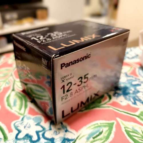 Panasonic Lumix Micro 4/3 platform camera set package deal (G5, 12-35mm, 20mm)