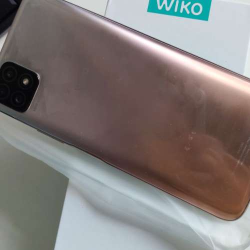 放極新有 90%以上新無崩花WIKO T3手電行ANDROID 11香檳金色連盒及配件全套=$200