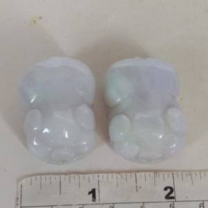 一對翡翠A玉約1.5吋肥豬仔小擺件。亦可作吊墜用。淺紫色調工，no.A14.8.24