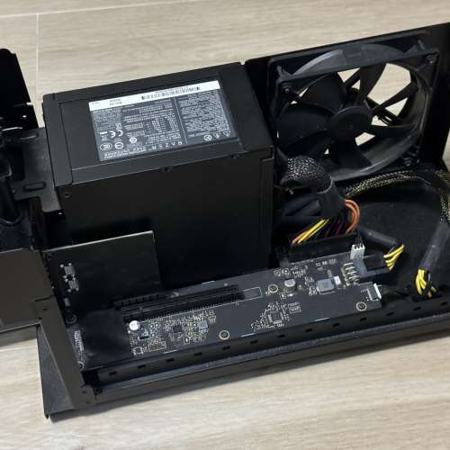 90% New Razer Core X Chroma eGPU 顯示卡外接盒 + Inno3D GTX 1070 + TB3線