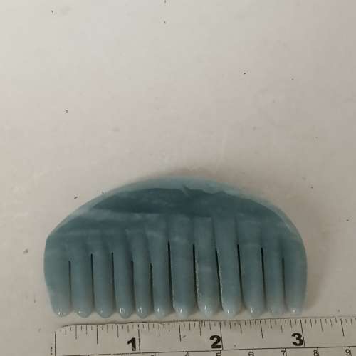 翡翠A玉，按摩梳，約3x2寸，厚度約12mm，好工圓滑好水頭。送禮自用佳品。no.B15.8.24