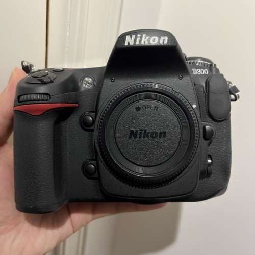 收藏品 Nikon D300 低快門 (not D1 D1X D3 D3X D200 D2X D80 D90 D100 D70 D70s D3...