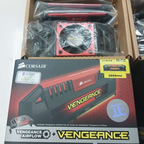 新淨DDR3 2666 8GBX4 CORSAIR VENGEANCE連散熱