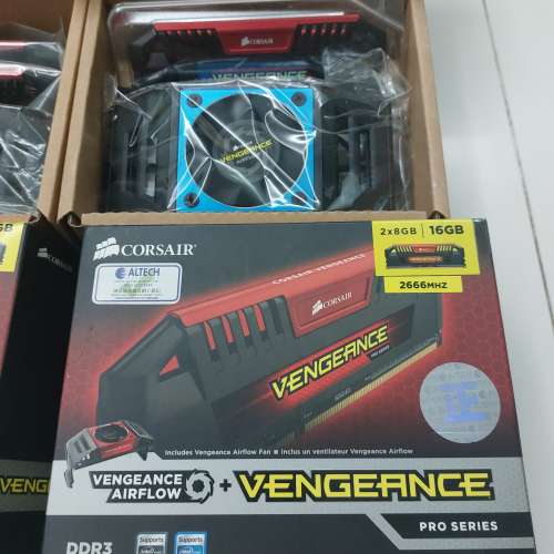 新淨DDR3 2666 8GBX4 CORSAIR VENGEANCE連散熱