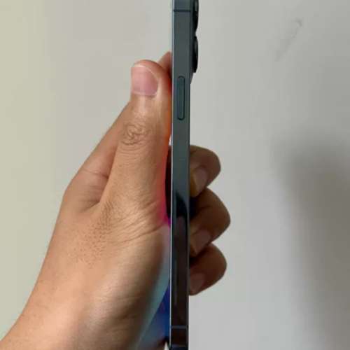 99%new iPhone13 Por Max 1TB 天峰藍色，電池效能87 % ，功能全正常，全原裝