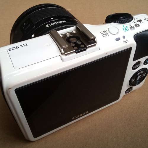 ( 白色 ) Canon EOS M2 + 15-45  無反機一套 ~ 有盒