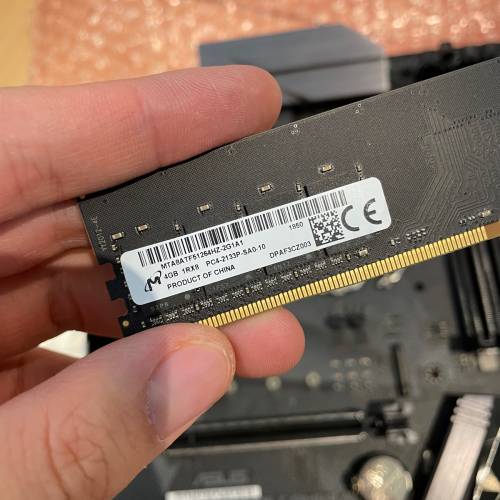 Strix B250F Gaming + G3900 + 4GB ram