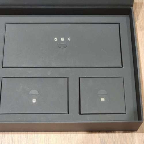 Honor Magic V2 512GB，99新，黑色行貨全套有盒有配件有單