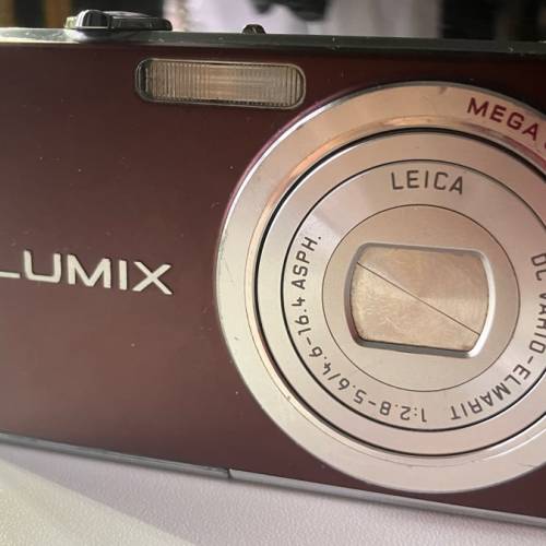 CCD✅ panasonic LUMIX DMC -fx33香港行貨✅✅送電池2 粒有SD卡有充電器（一套）