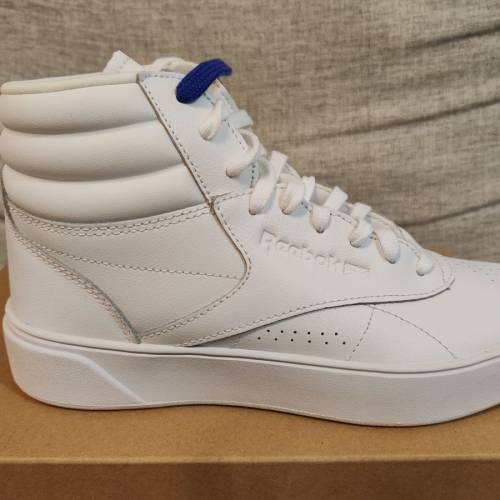 [全新多對] Reebok 上學外出兩用 白波鞋
有36,36.5碼