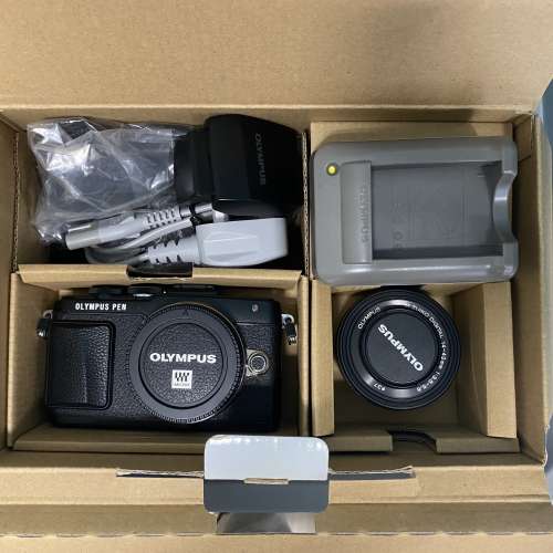 Olympus EPL-7 w/ 14-42mm ez lens