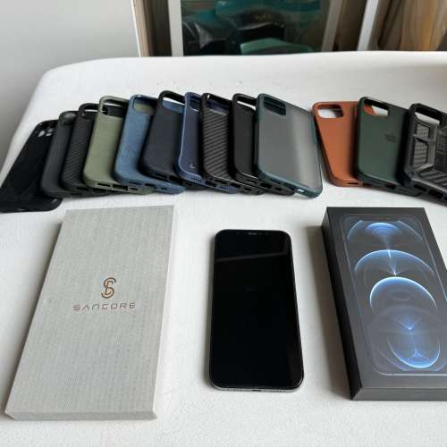 iPhone 12 Pro 256GB 藍色連大量機套芒貼