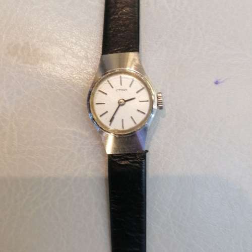 Vintage Seiko Ladies Quartz Watch w leather strap