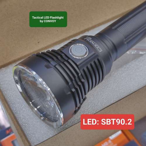 極強光手電筒 5000流明。Convoy Long Range TIR Flashlight. 2 lithium batteries ...