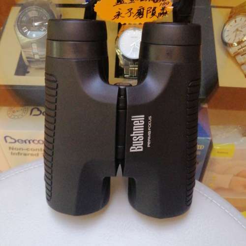 全新Bushnell Perma Focus  (自動對焦）10x42 Binoculars