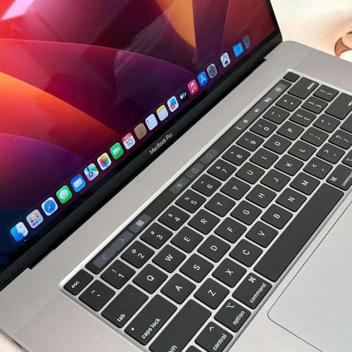 (荃灣實體店，16寸 )APPLE Macbook Retina i7 /16gb ram/512gb SSD/獨立顯示卡/Tou...