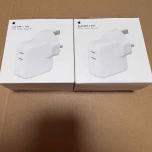 未開封100%全新原裝 A2676 35W 雙 USB-C  連接埠電源充電器益用家（有插上藍盒機測...