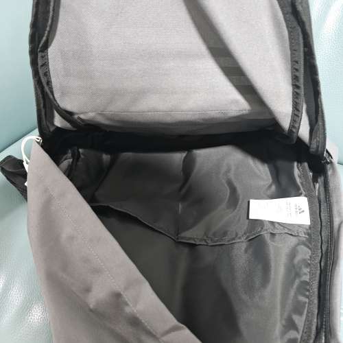 全新 Adidas 經典背囊