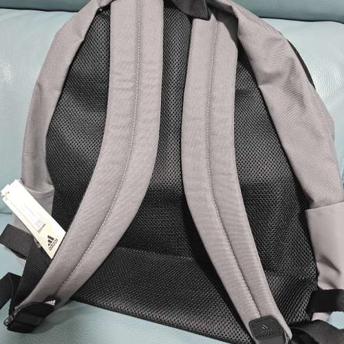 全新 Adidas 經典背囊