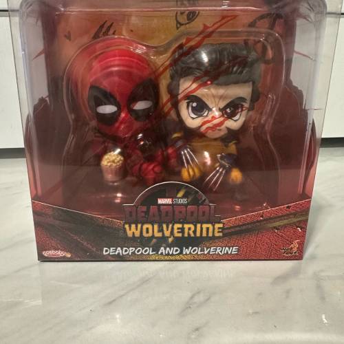 hot toys deadpool & wolverine死侍狼人梳化ver. figure