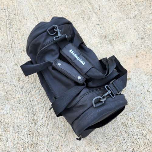 Balenciaga尼龍運動袋