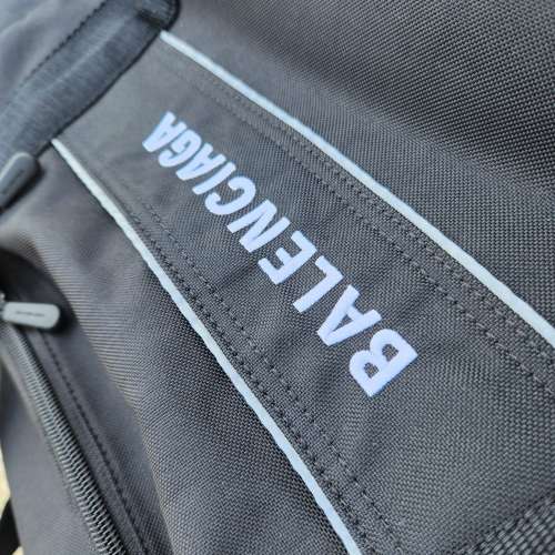 Balenciaga尼龍運動袋