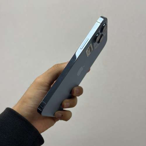 (荃灣實體店，超抵用13pro max) 香港行貨Apple Iphone 13 pro max 128/256 藍色/黑色