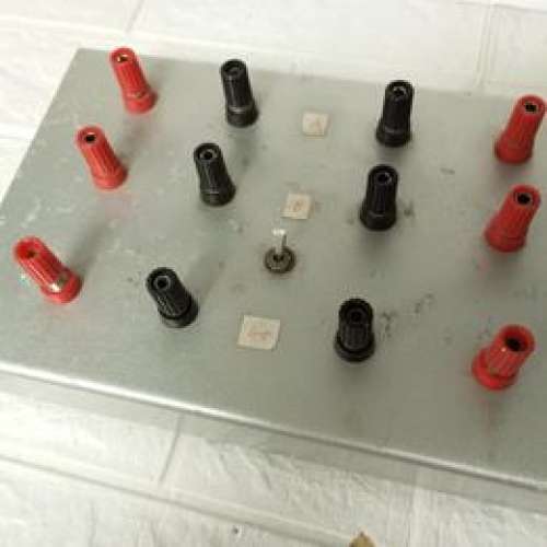 擴音機駁兩組喇叭