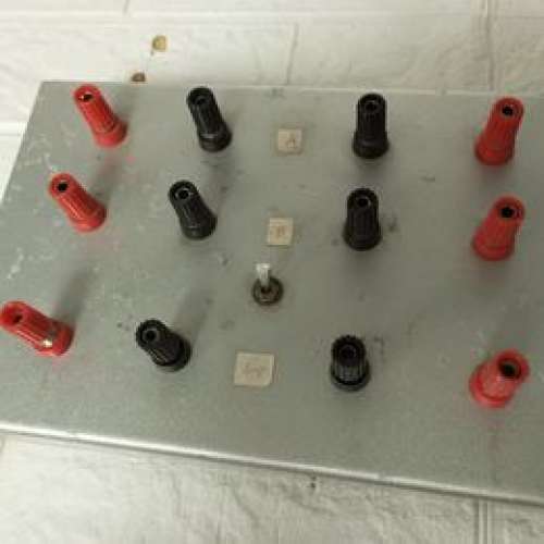 擴音機駁兩組喇叭