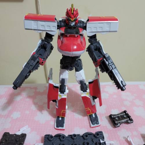 Takara TOMY 新幹線變形機器人Z E6 NEX 成田特快