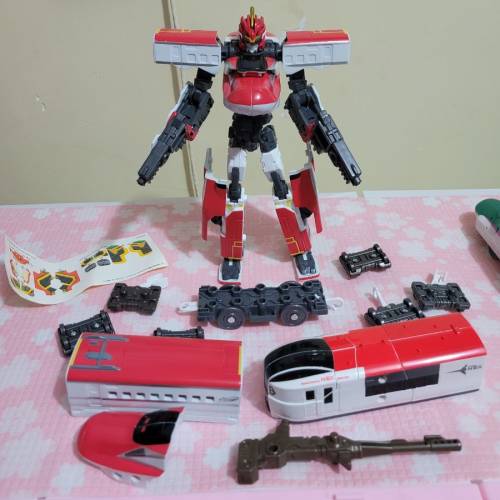 Takara TOMY 新幹線變形機器人Z E6 NEX 成田特快