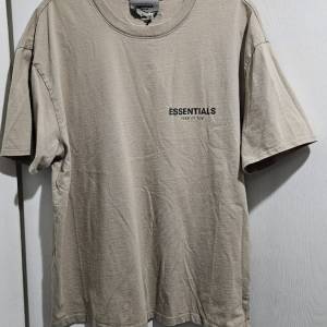 Essentials fear of god Tee Size M