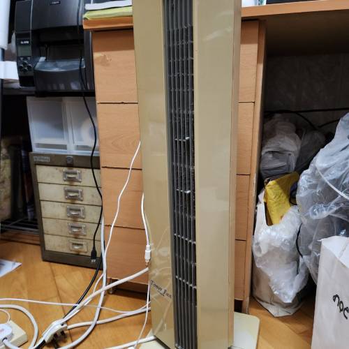 Hitachi 直立式風扇