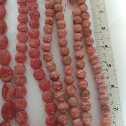 紅紋石珠串，長約16吋。每條250元5條750元。no.A20.8.24