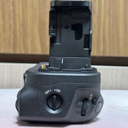 95%新 Canon BG-R10，Canon Battery Grip for EOS R5 / R6