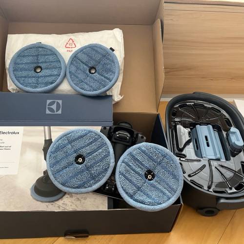 Electrolux ZE168 電動濕拖扒頭 連 EPPCS2 淨污水分流清洗座