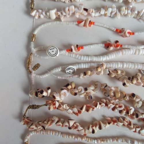 一手六條貝殼 頸鏈長約16吋 ， 男女合用，六條共售 100元，no.C20.8.24