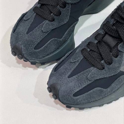 全新New Balance 327 牛皮織物 低幫休閒跑步鞋 男女同款 黑色